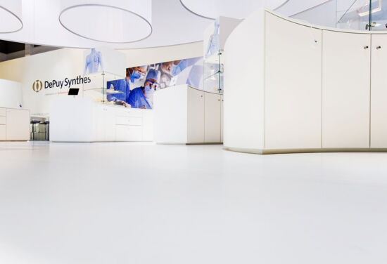 Messestand depuy synthes mueller messebau dkou2014 03