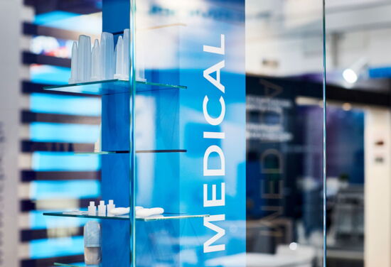 Messestand maenner thermoplay synventive mueller messebau k 2016 13