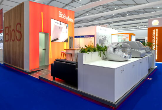 Messestand biosystems mueller messebau medlab 2024 3