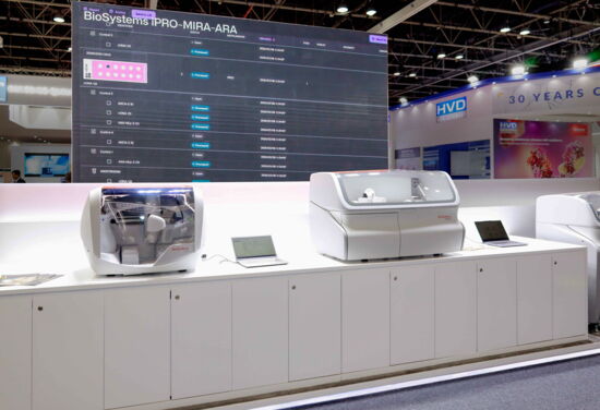 Messestand biosystems MuellerMessebau medlab 2026 9