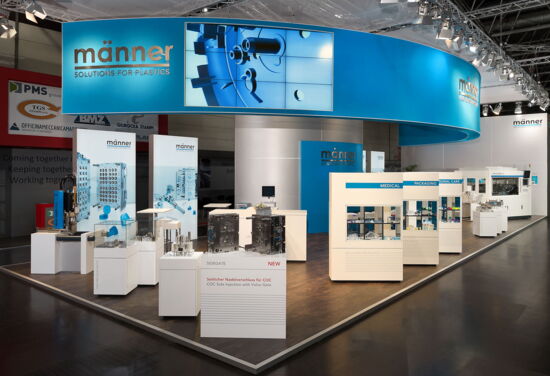 Messestand maenner mueller messebau fakuma2014 4